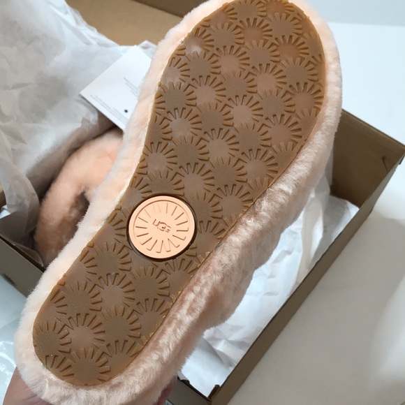 New UGG Fluff Yeah Slide Scallop - Picture 9 of 9